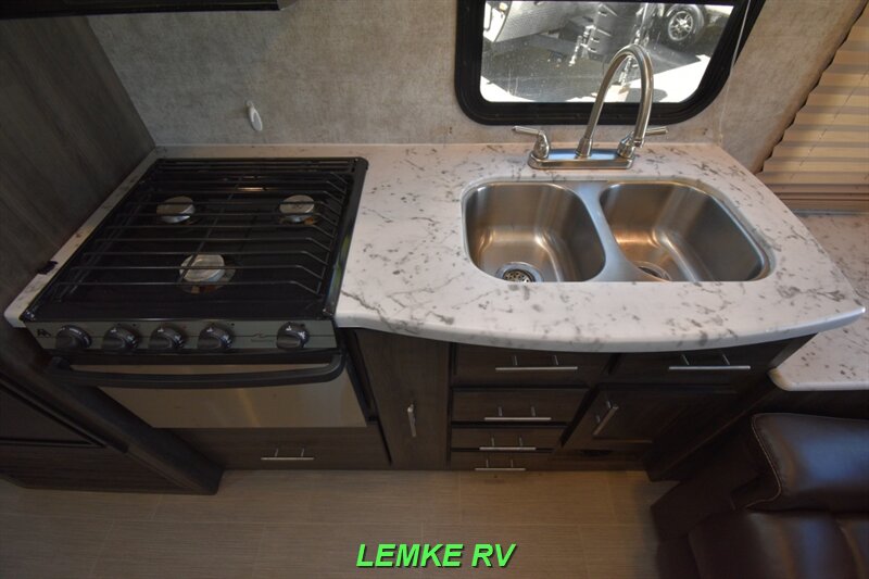 2017 Highland Ridge Open Range Ultra Lite 2410RL   - Photo 14 - Rocklin, CA 95677