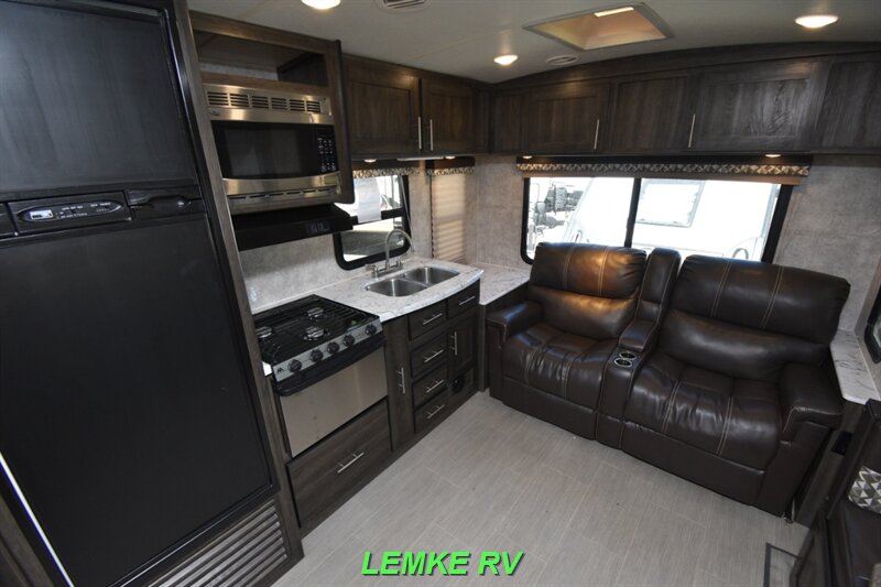 2017 Highland Ridge Open Range Ultra Lite 2410RL   - Photo 12 - Rocklin, CA 95677