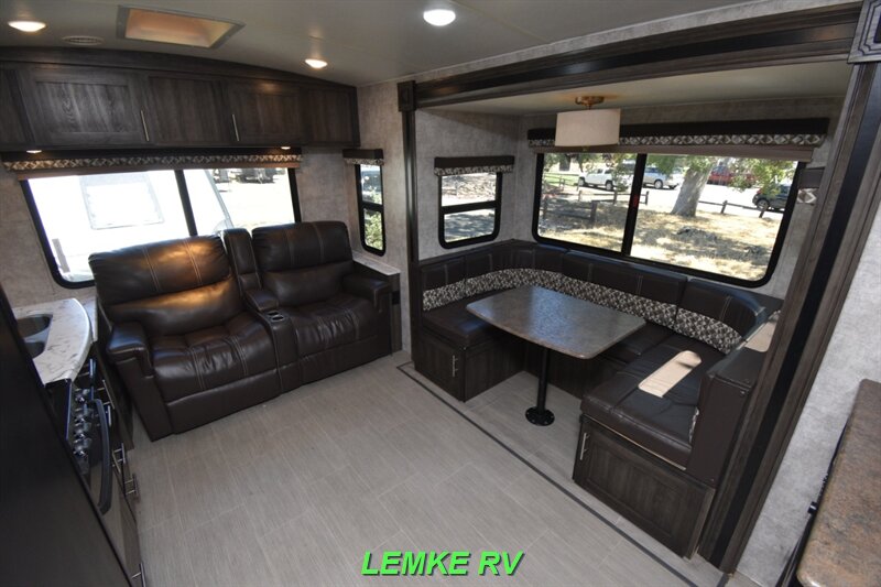 2017 Highland Ridge Open Range Ultra Lite 2410RL   - Photo 11 - Rocklin, CA 95677