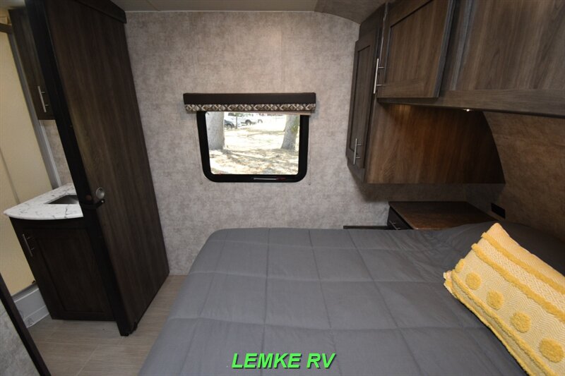 2017 Highland Ridge Open Range Ultra Lite 2410RL   - Photo 18 - Rocklin, CA 95677