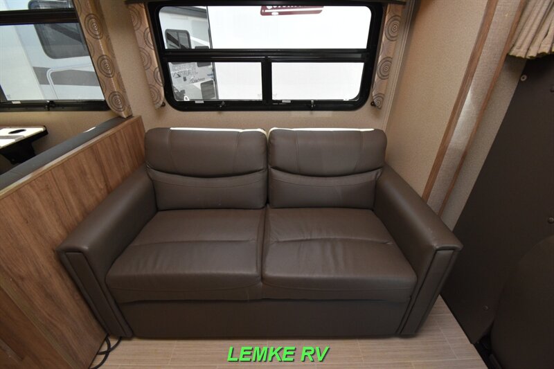 2022 Entegra Odyssey 26D   - Photo 22 - Rocklin, CA 95677