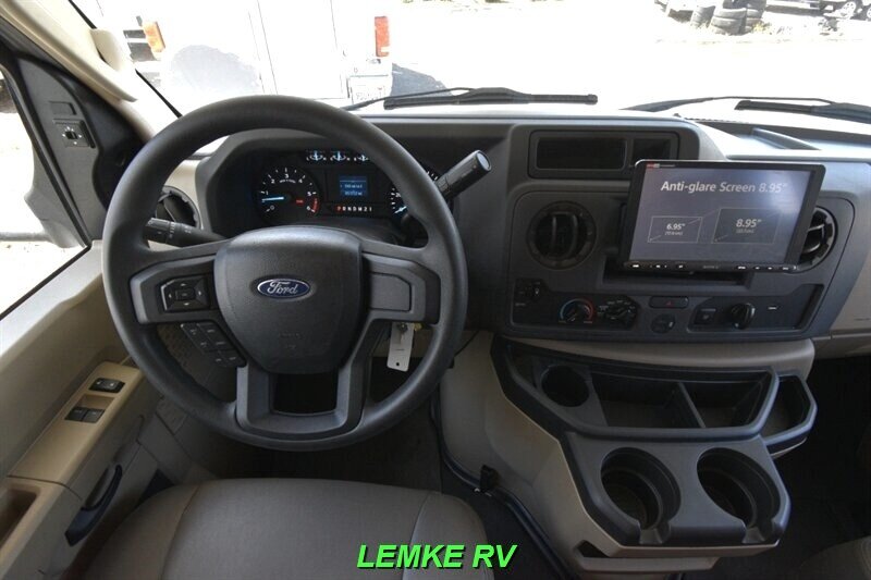2022 Entegra Odyssey 26D   - Photo 10 - Rocklin, CA 95677