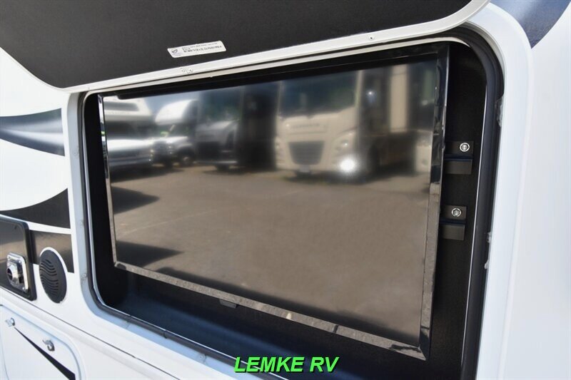 2022 Entegra Odyssey 26D   - Photo 9 - Rocklin, CA 95677