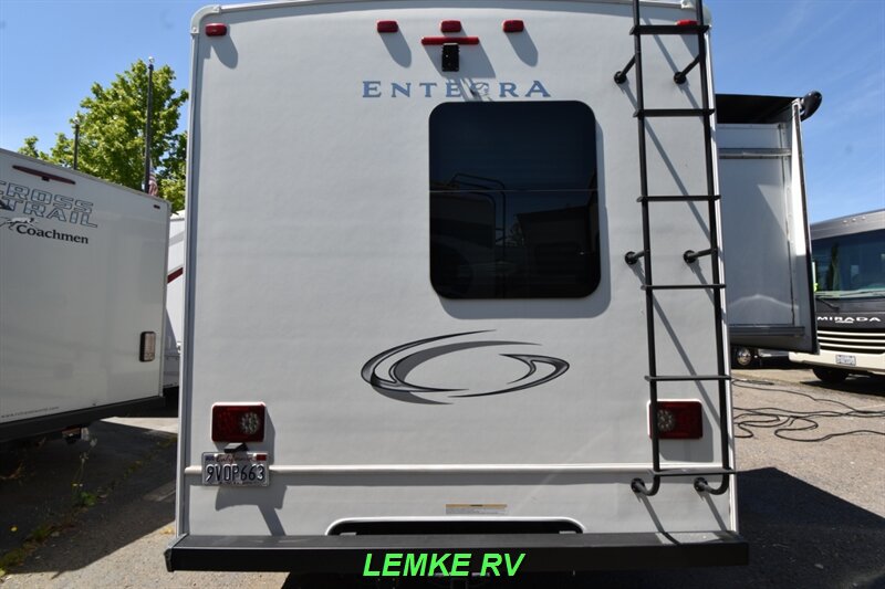 2022 Entegra Odyssey 26D   - Photo 27 - Rocklin, CA 95677