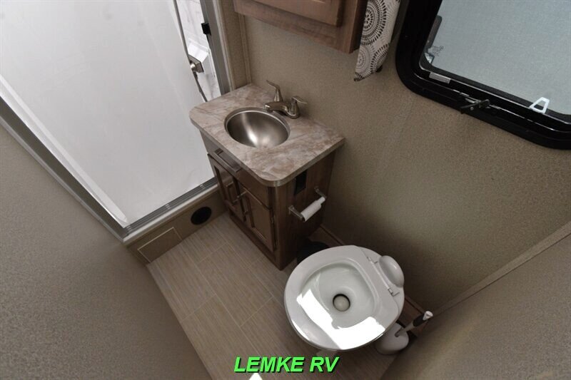 2022 Entegra Odyssey 26D   - Photo 20 - Rocklin, CA 95677