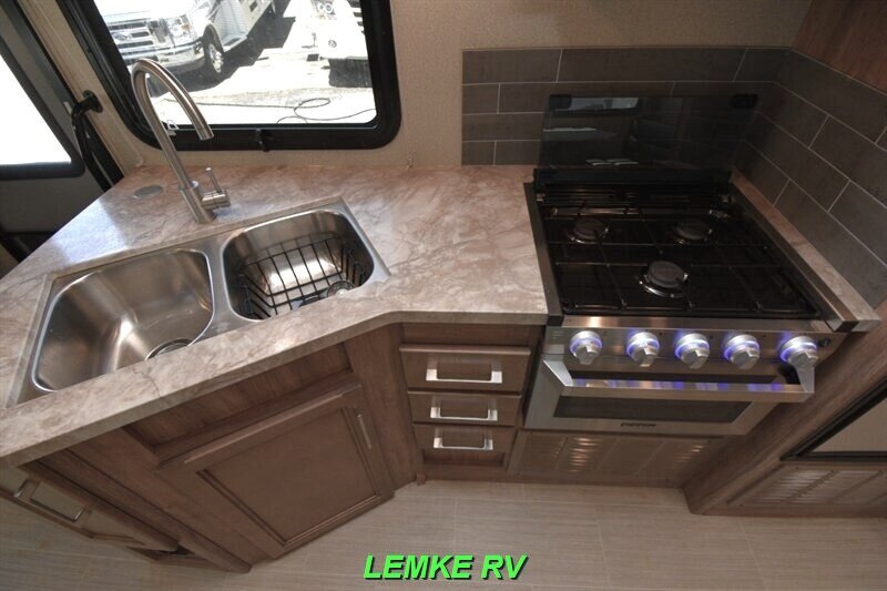 2022 Entegra Odyssey 26D   - Photo 26 - Rocklin, CA 95677