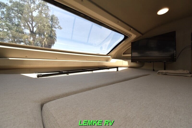 2022 Entegra Odyssey 26D   - Photo 16 - Rocklin, CA 95677