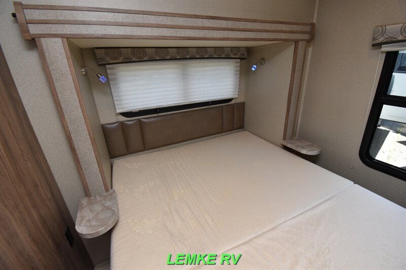 2022 Entegra Odyssey 26D   - Photo 17 - Rocklin, CA 95677