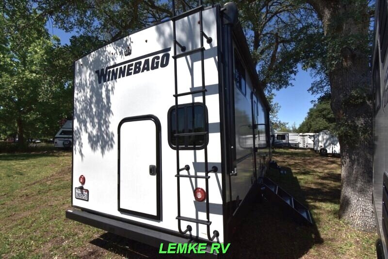 2022 Winnebago Voyage 3033BH   - Photo 8 - Rocklin, CA 95677