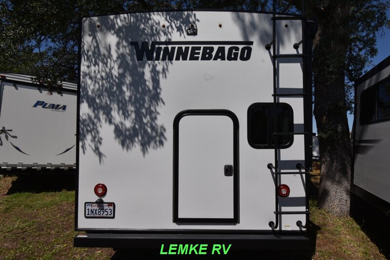 2022 Winnebago Voyage V3033BH   - Photo 8 - Rocklin, CA 95677