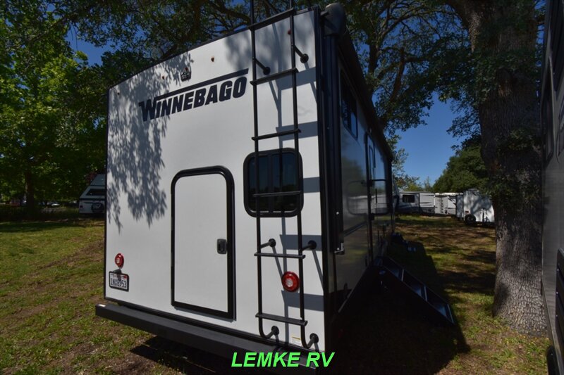 2022 Winnebago Voyage V3033BH   - Photo 9 - Rocklin, CA 95677