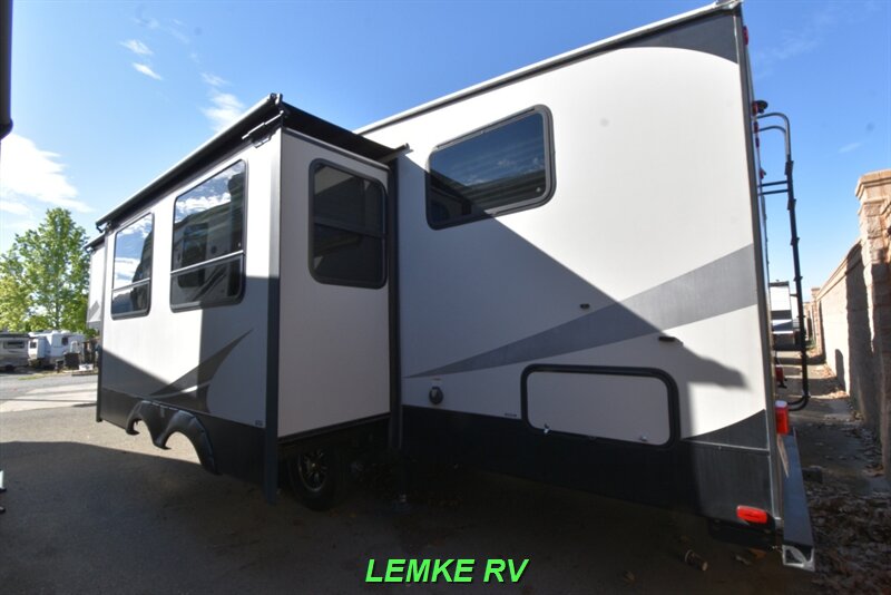2018 Coachmen Chaparral Lite 29BH   - Photo 7 - Rocklin, CA 95677