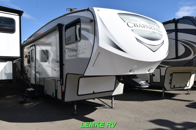 2018 Coachmen Chaparral Lite 29BH   - Photo 1 - Rocklin, CA 95677