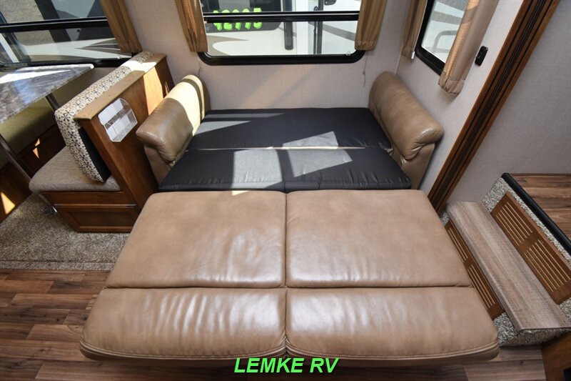 2018 Coachmen Chaparral Lite 29BH   - Photo 24 - Rocklin, CA 95677