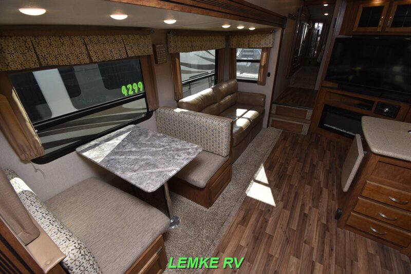 2018 Coachmen Chaparral Lite 29BH   - Photo 21 - Rocklin, CA 95677