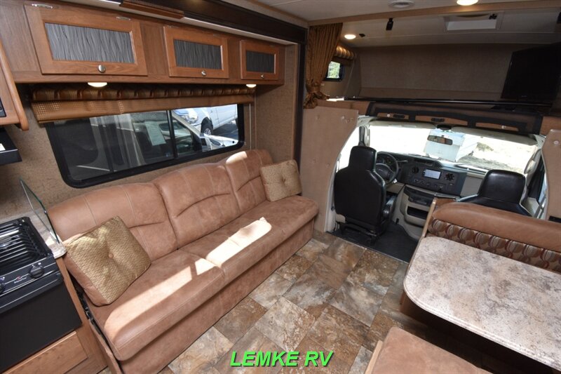 2017 Coachmen Leprechaun 310BH   - Photo 15 - Rocklin, CA 95677