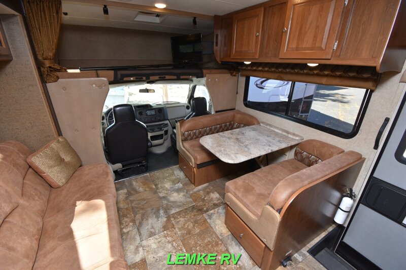 2017 Coachmen Leprechaun 310BH   - Photo 13 - Rocklin, CA 95677