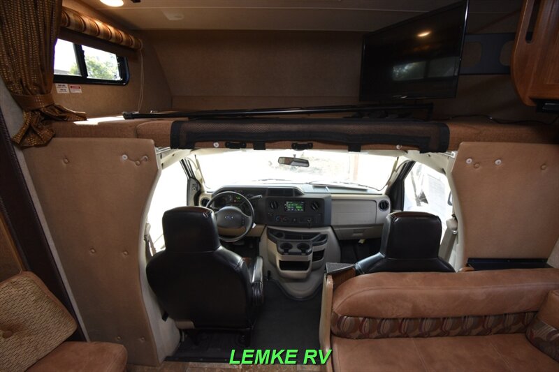 2017 Coachmen Leprechaun 310BH   - Photo 18 - Rocklin, CA 95677