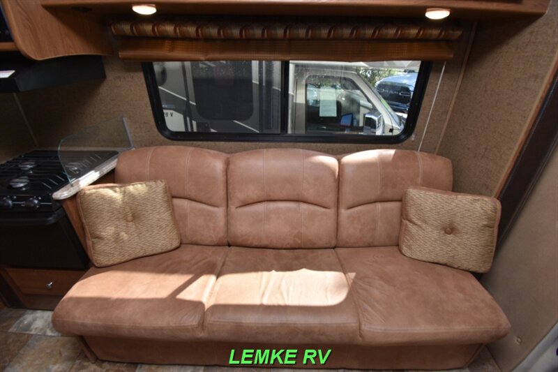2017 Coachmen Leprechaun 310BH   - Photo 24 - Rocklin, CA 95677