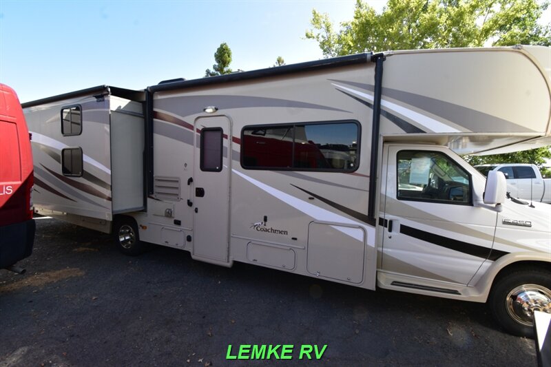 2017 Coachmen Leprechaun 310BH   - Photo 8 - Rocklin, CA 95677