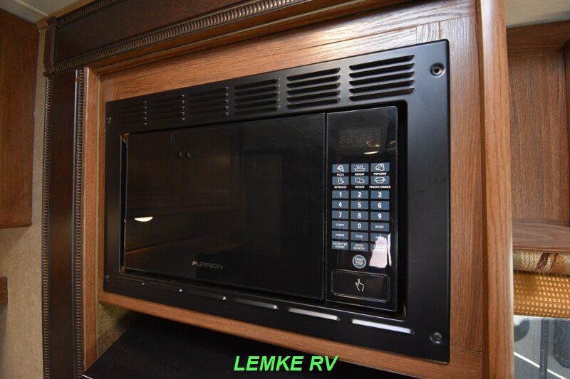 2017 Coachmen Leprechaun 310BH   - Photo 28 - Rocklin, CA 95677