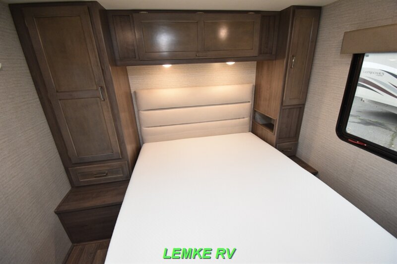 2020 Winnebago Minnie Winnie 31K   - Photo 21 - Rocklin, CA 95677