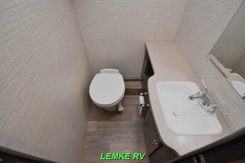 2020 Winnebago Minnie Winnie 31K   - Photo 20 - Rocklin, CA 95677