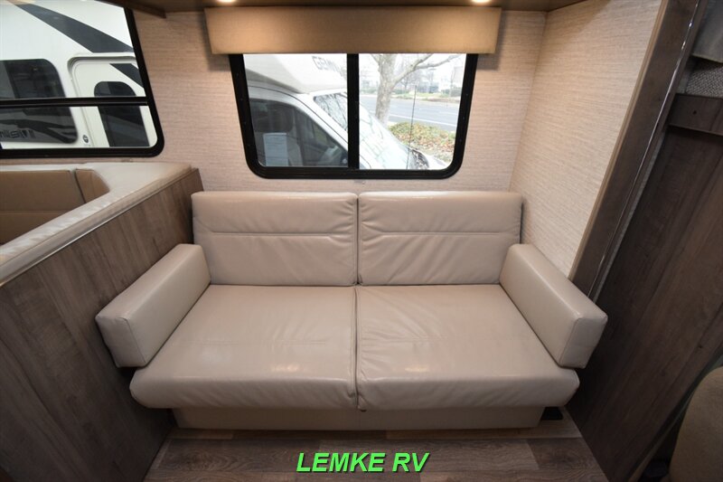 2020 Winnebago Minnie Winnie 31K   - Photo 20 - Rocklin, CA 95677