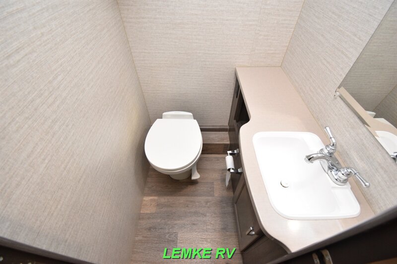 2020 Winnebago Minnie Winnie 31K   - Photo 16 - Rocklin, CA 95677