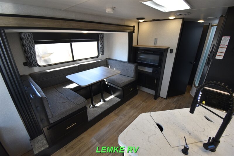 2021 Forest River Cherokee Grey Wolf Limited 23MK   - Photo 10 - Rocklin, CA 95677