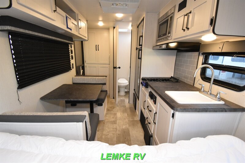 2024 Palomino Puma Ultra Lite 12FBS   - Photo 17 - Rocklin, CA 95677