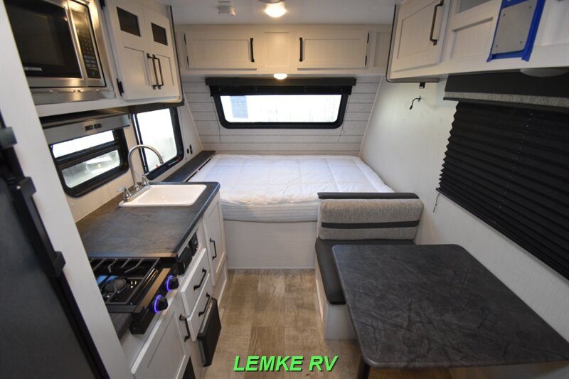 2024 Palomino Puma Ultra Lite 12FBS   - Photo 5 - Rocklin, CA 95677