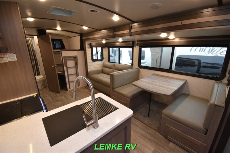 2021 Crossroads RV Sunset Trail 272BH   - Photo 11 - Rocklin, CA 95677