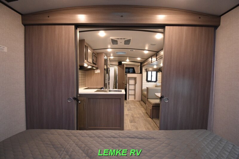 2021 Crossroads RV Sunset Trail 272BH   - Photo 19 - Rocklin, CA 95677
