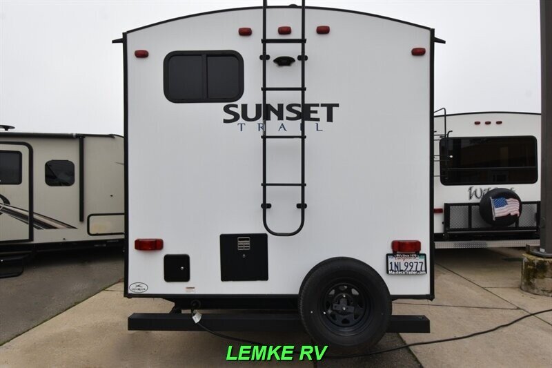 2021 Crossroads RV Sunset Trail 272BH   - Photo 8 - Rocklin, CA 95677