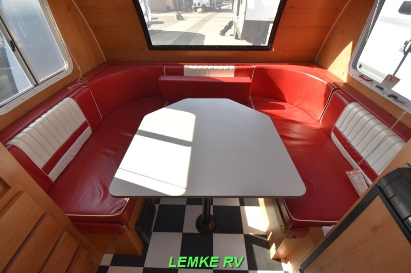 2018 Riverside RV Retro 157   - Photo 16 - Rocklin, CA 95677