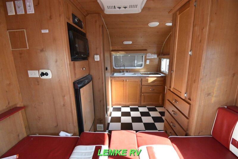 2018 Riverside RV Retro 157   - Photo 5 - Rocklin, CA 95677