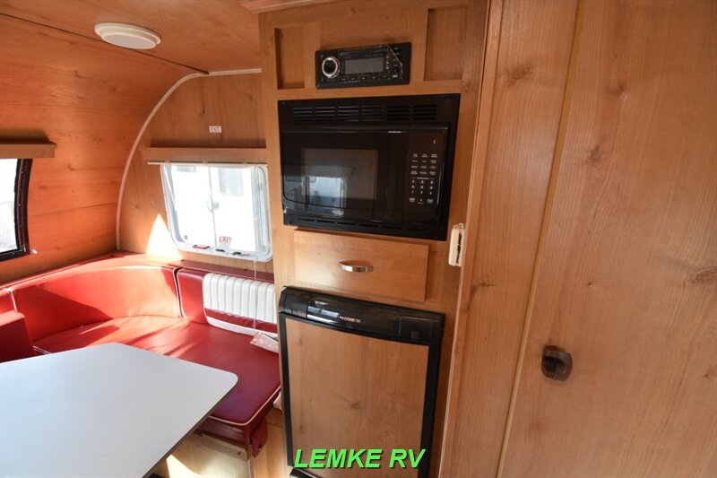 2018 Riverside RV Retro 157   - Photo 13 - Rocklin, CA 95677