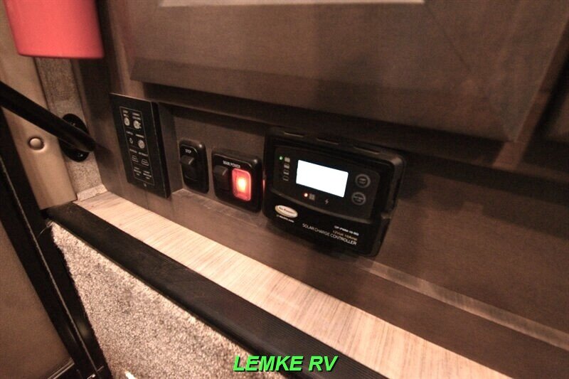 2021 Thor Magnitude XG32   - Photo 27 - Rocklin, CA 95677