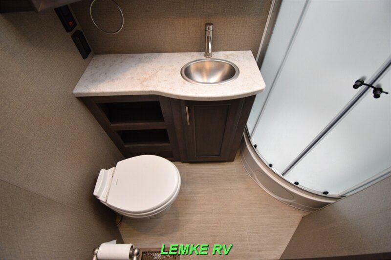 2021 Thor Magnitude XG32   - Photo 20 - Rocklin, CA 95677