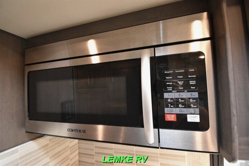 2021 Thor Magnitude XG32   - Photo 28 - Rocklin, CA 95677