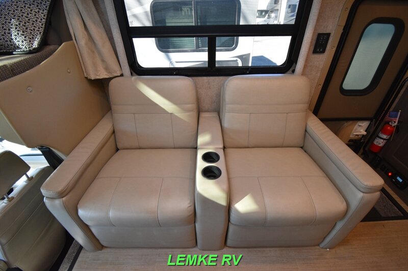 2021 Thor Magnitude XG32   - Photo 23 - Rocklin, CA 95677