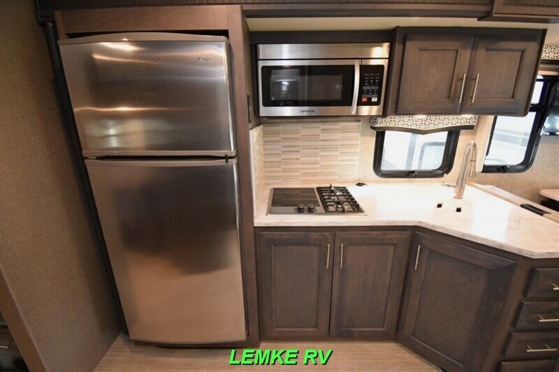 2021 Thor Magnitude XG32   - Photo 13 - Rocklin, CA 95677