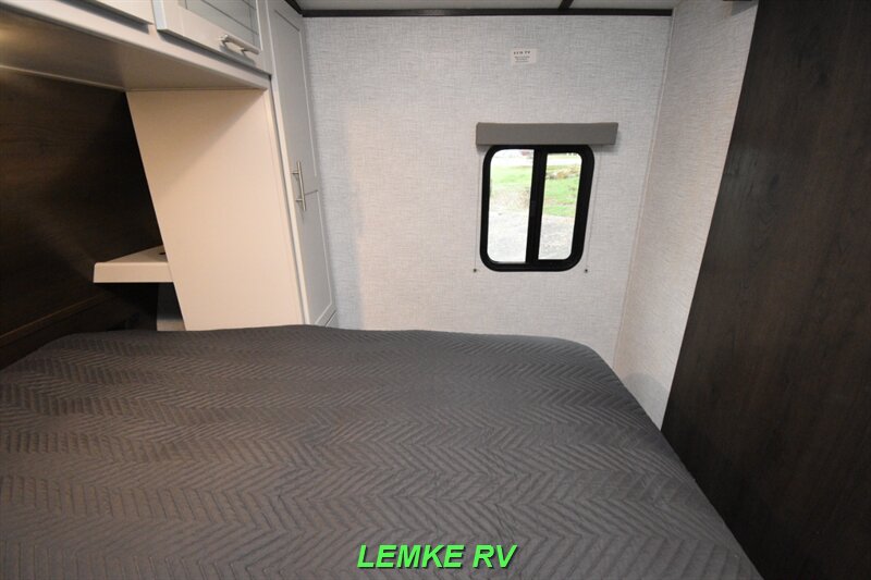 2021 Keystone Bullet Ultra Lite 250BHS   - Photo 20 - Rocklin, CA 95677