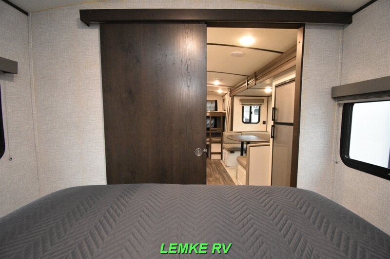 2021 Keystone Bullet Ultra Lite 250BHS   - Photo 21 - Rocklin, CA 95677