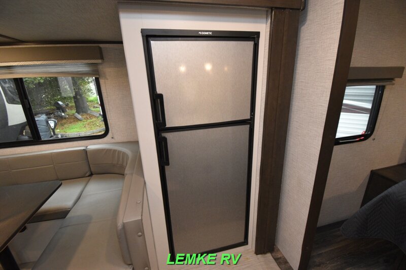 2021 Keystone Bullet Ultra Lite 250BHS   - Photo 15 - Rocklin, CA 95677