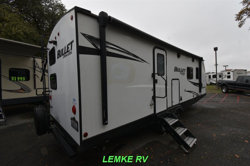 2021 Keystone Bullet Ultra Lite 250BHS   - Photo 8 - Rocklin, CA 95677
