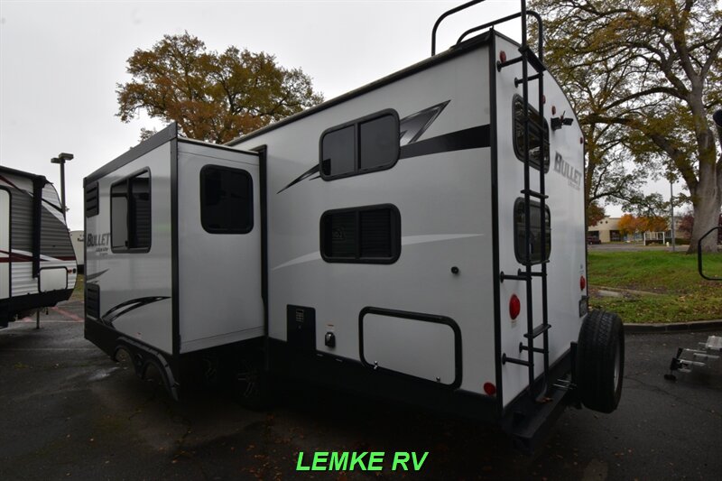 2021 Keystone Bullet Ultra Lite 250BHS   - Photo 7 - Rocklin, CA 95677