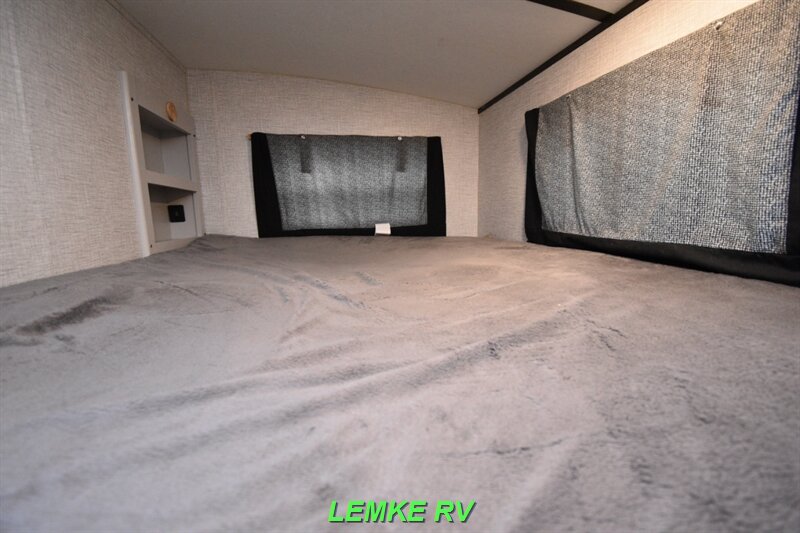 2021 Keystone Bullet Ultra Lite 250BHS   - Photo 17 - Rocklin, CA 95677