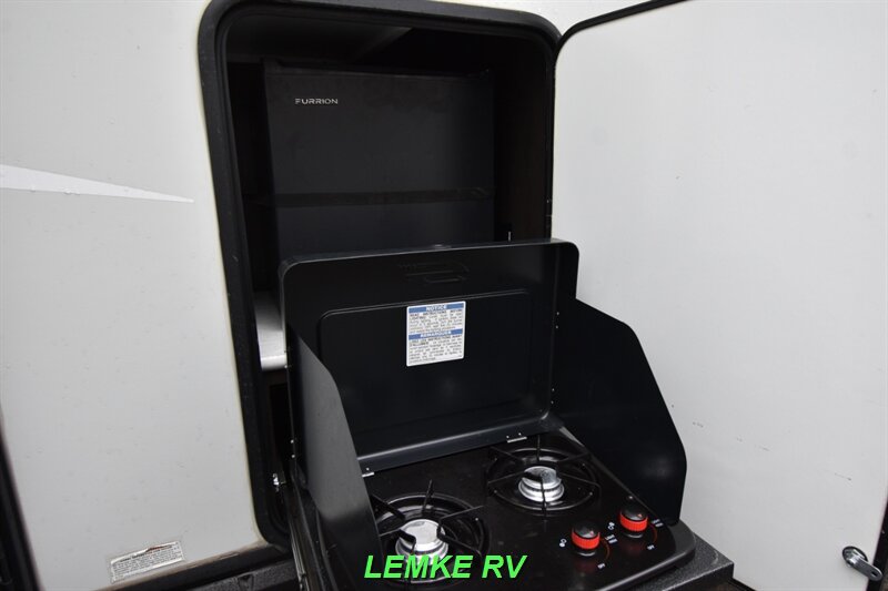 2021 Keystone Bullet Ultra Lite 250BHS   - Photo 9 - Rocklin, CA 95677